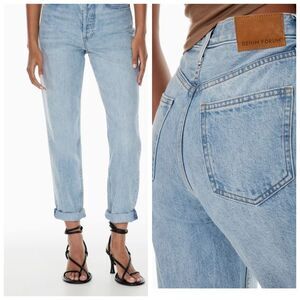 Aritzia Denim Forum The BF High Rise Loose 28L Denim Light Wash Jean Siz…